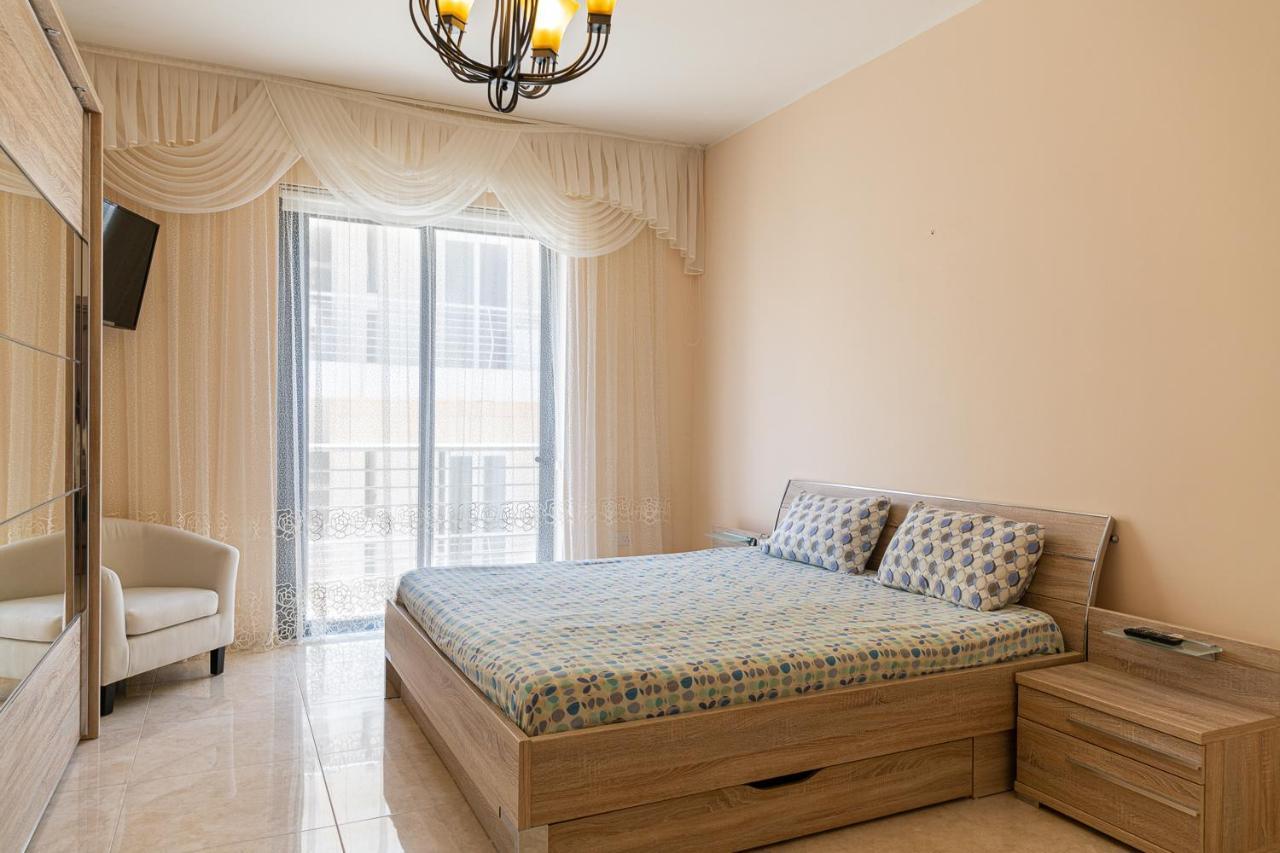 Beautiful Sea View Apartment Слима Экстерьер фото
